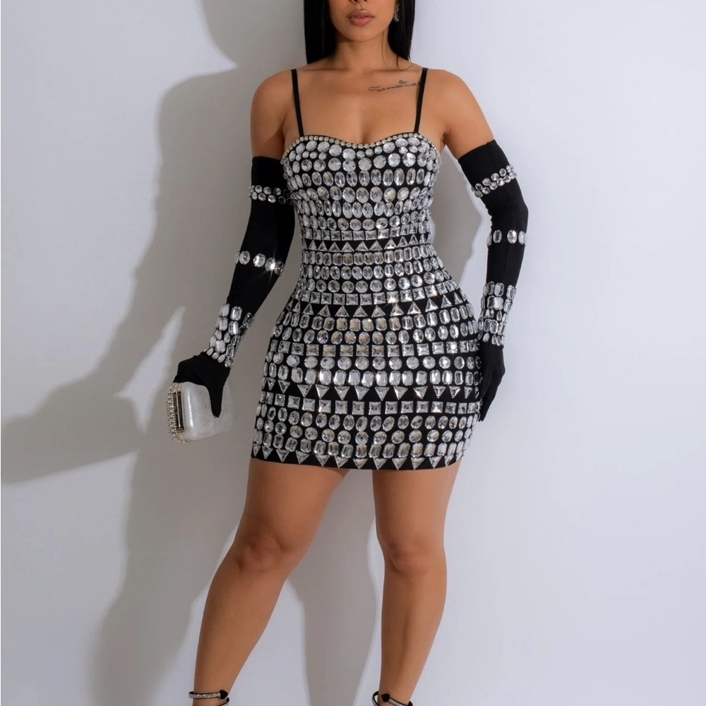 Dress with gloves